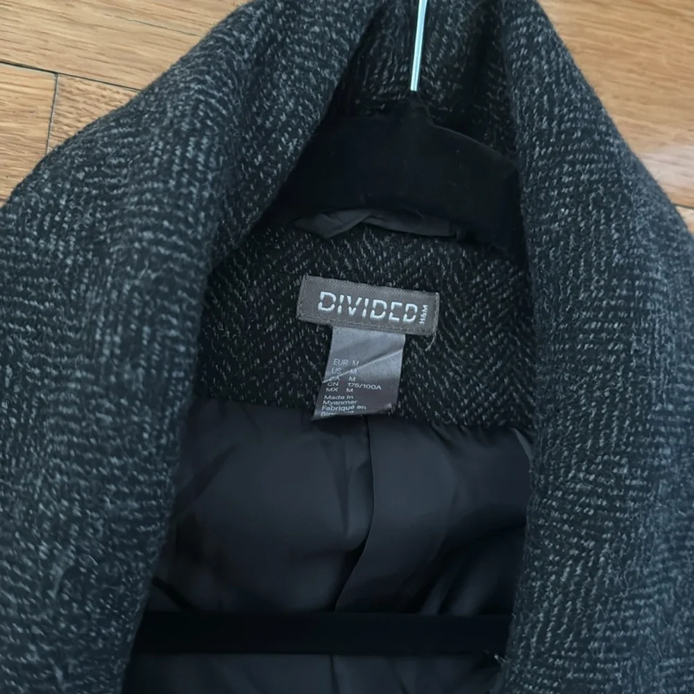 Divided Jacket - Picture 3 of 3